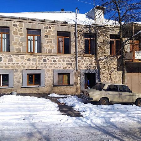 Verishen Guest House B&B Goris Bagian luar foto