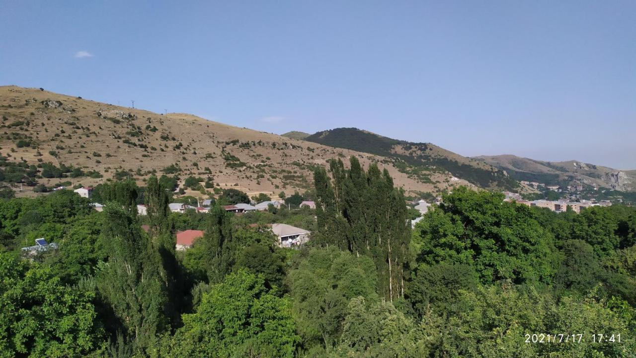 Verishen Guest House B&B Goris Bagian luar foto