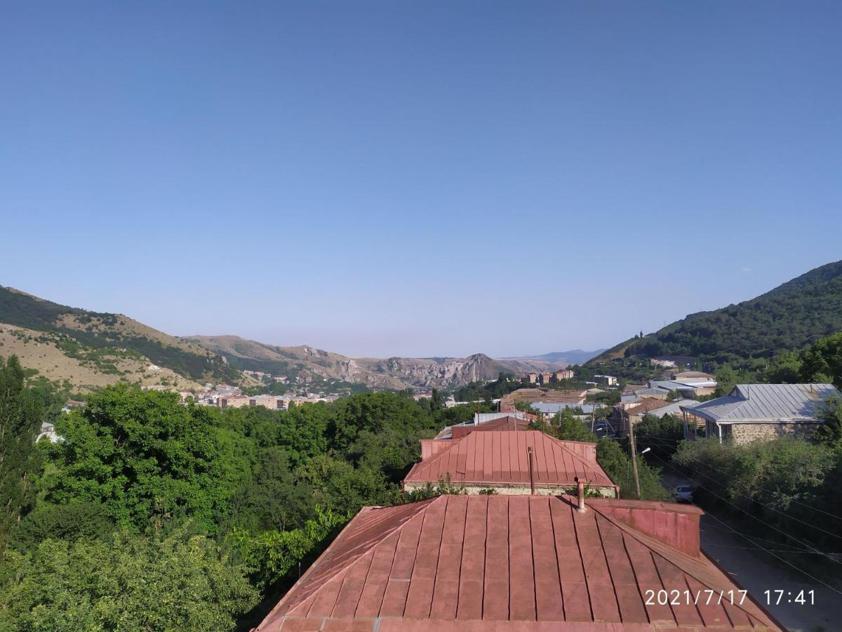 Verishen Guest House B&B Goris Bagian luar foto