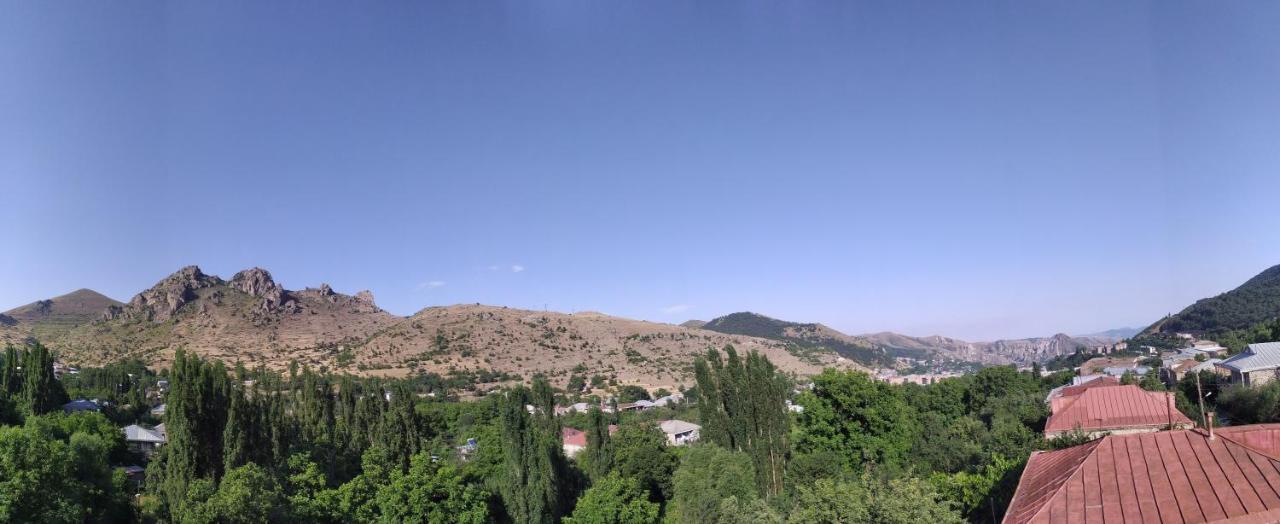Verishen Guest House B&B Goris Bagian luar foto