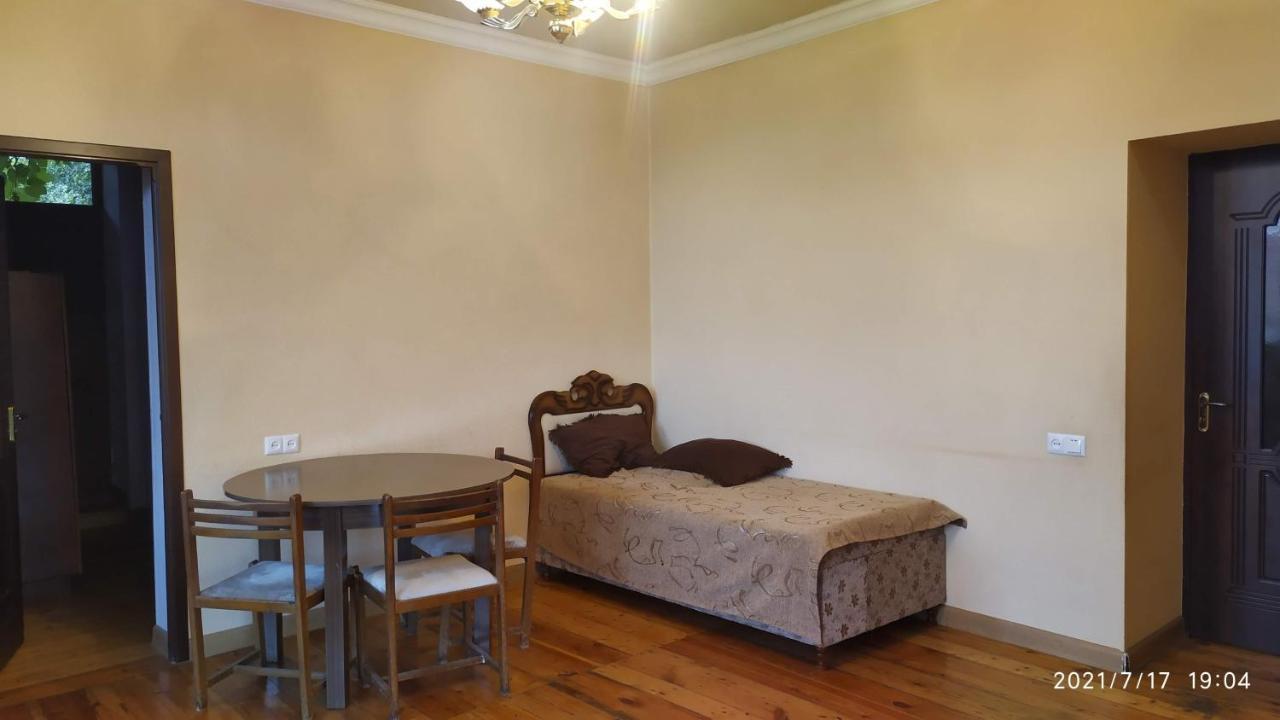 Verishen Guest House B&B Goris Bagian luar foto