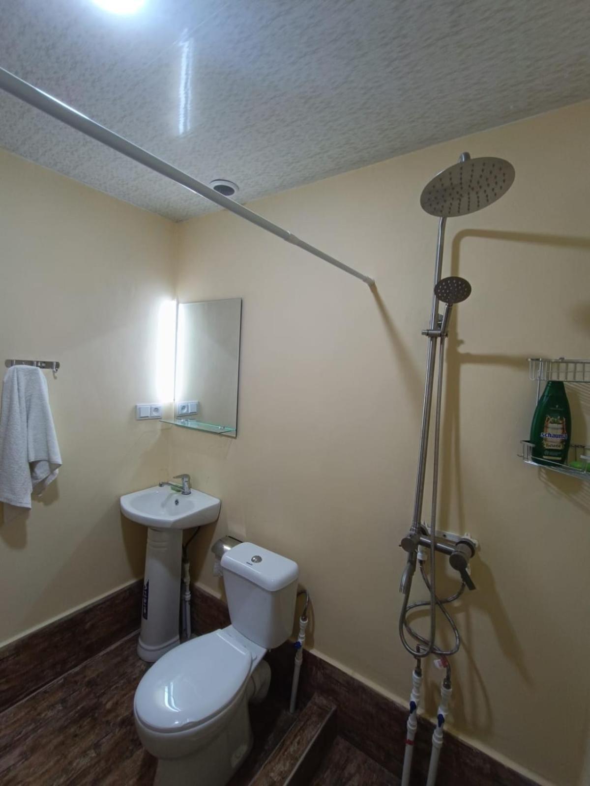Verishen Guest House B&B Goris Bagian luar foto