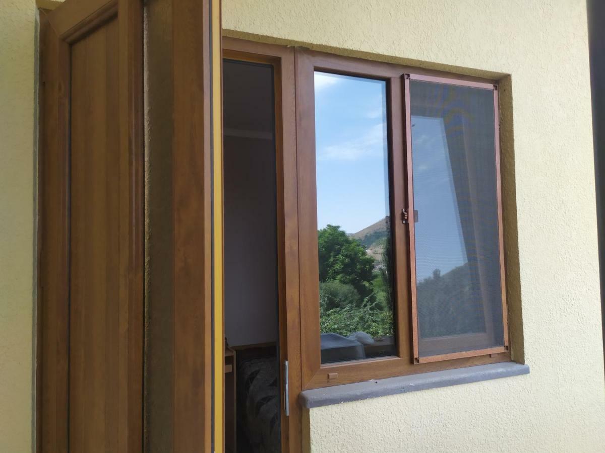 Verishen Guest House B&B Goris Bagian luar foto