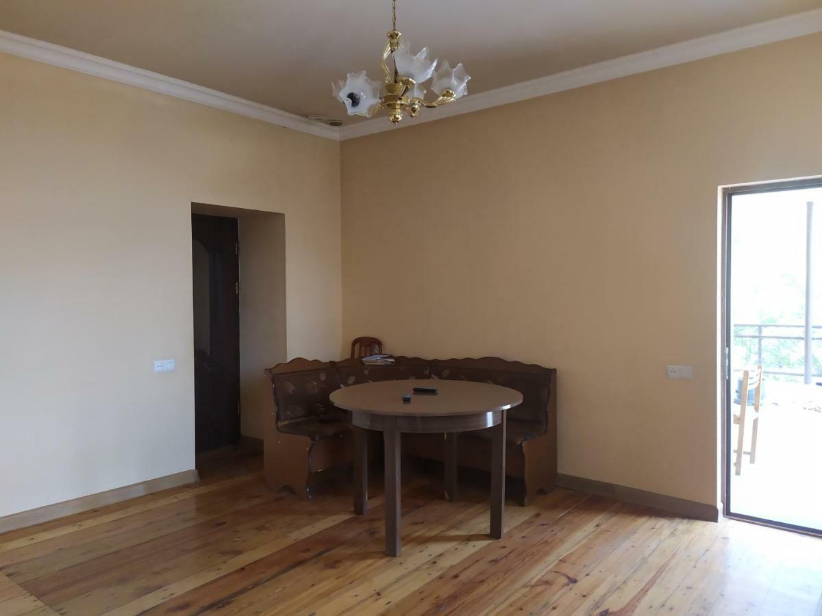Verishen Guest House B&B Goris Bagian luar foto