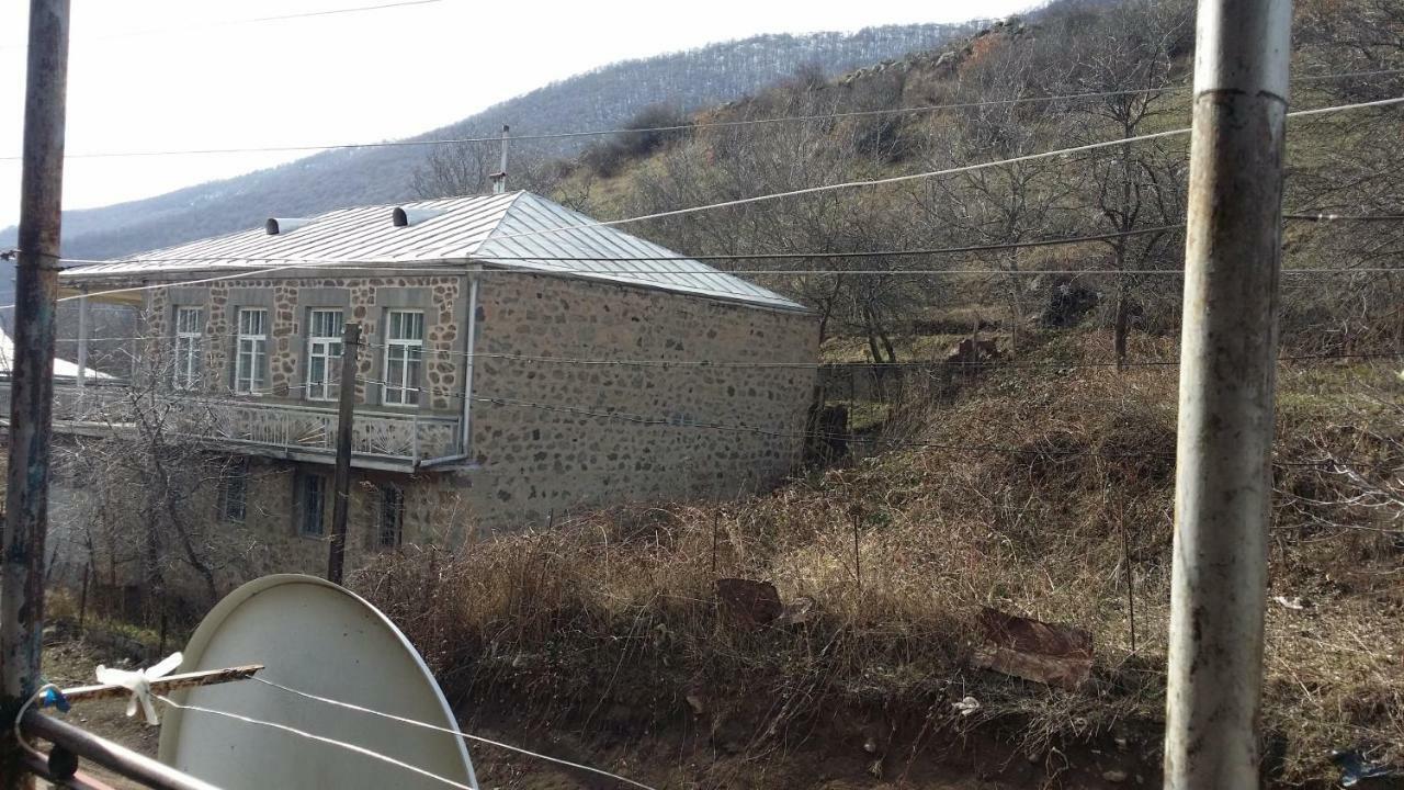 Verishen Guest House B&B Goris Bagian luar foto